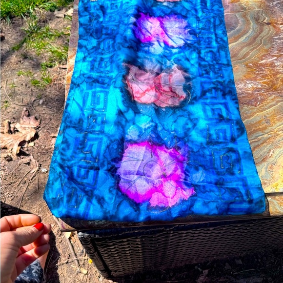 Greek designer inspired 100% silk scarf - Picture 5 of 8